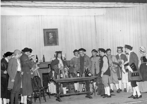 The Quaker's Opera 1958<br>© Mike Leggett