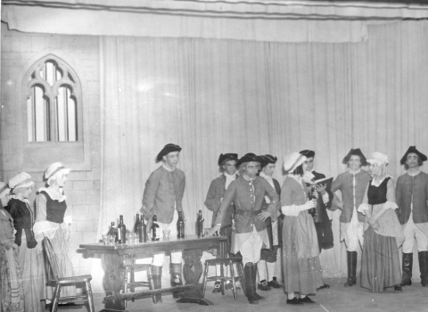 The Quaker's Opera 1958<br>© Mike Leggett